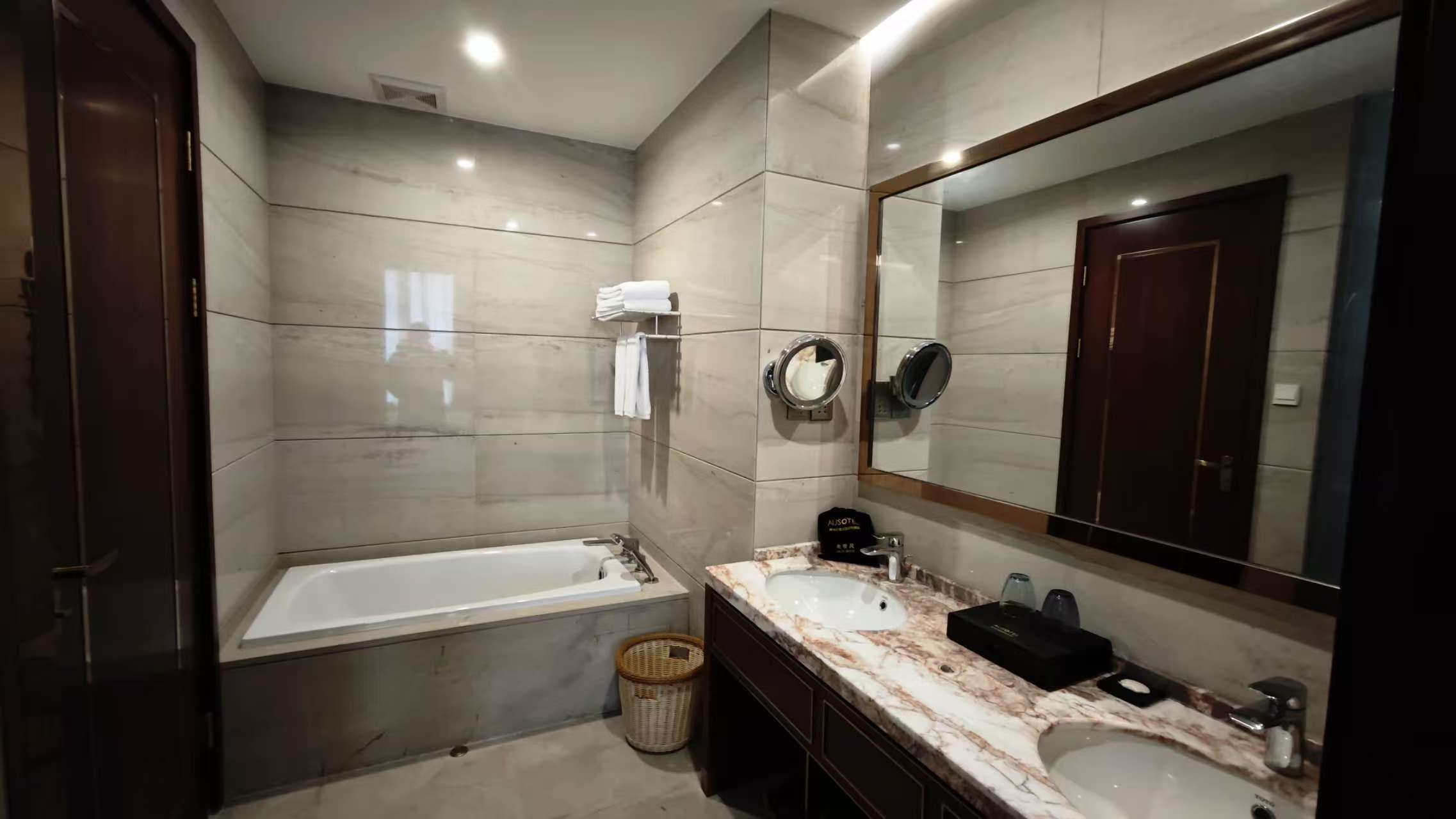 1738722734586476.png 1738722734586476.png