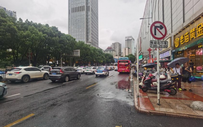 中華中路時代廣場1幢25層兩處資產(chǎn)轉讓（持有方：貴州省機關事務管理局國有資產(chǎn)管理服務中心）