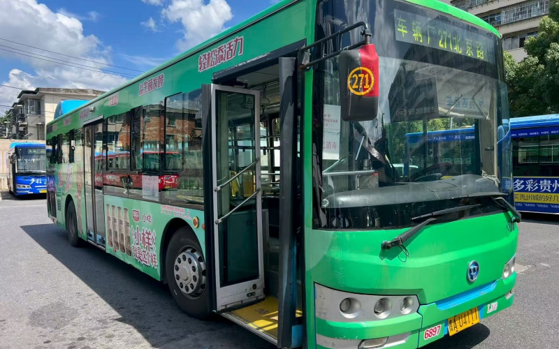 貴陽黔爽暢行運(yùn)輸有限公司10臺(tái)報(bào)廢機(jī)動(dòng)車處置